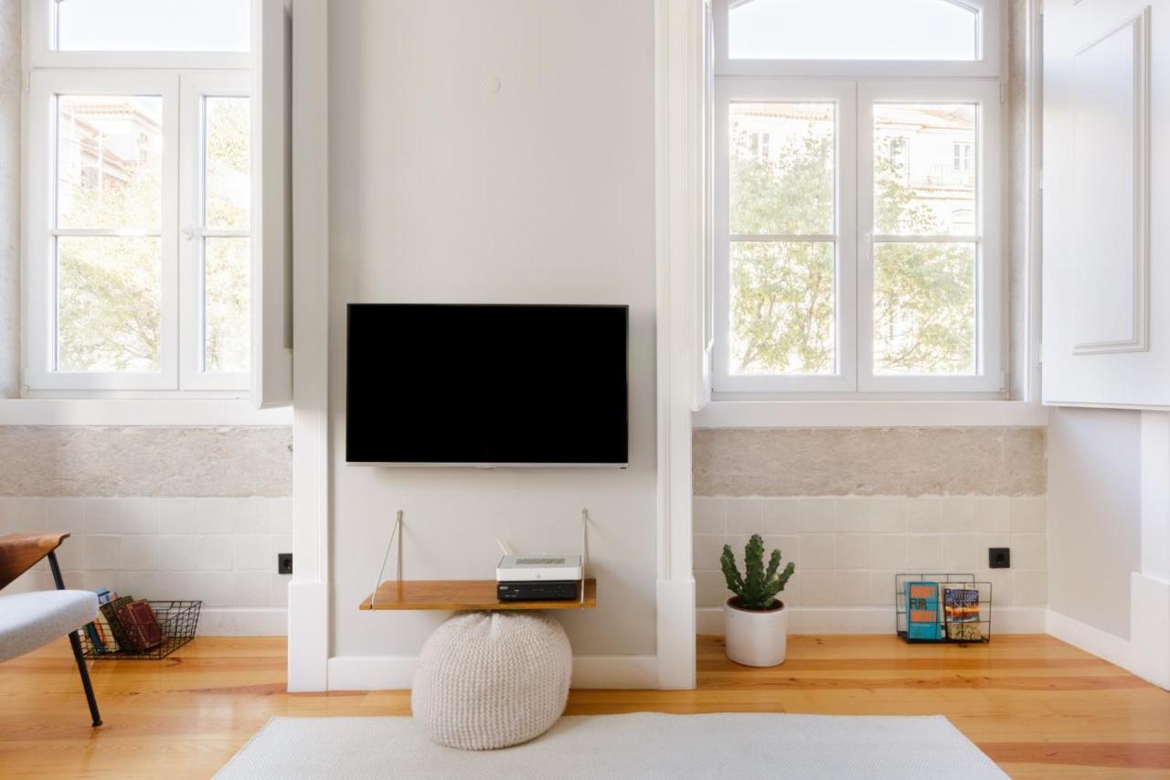 Update Urban Chic Flat In 19Th Century Building 2 Bedrooms & 2 Bathrooms & Ac Central Alfama District Lisboa Kültér fotó