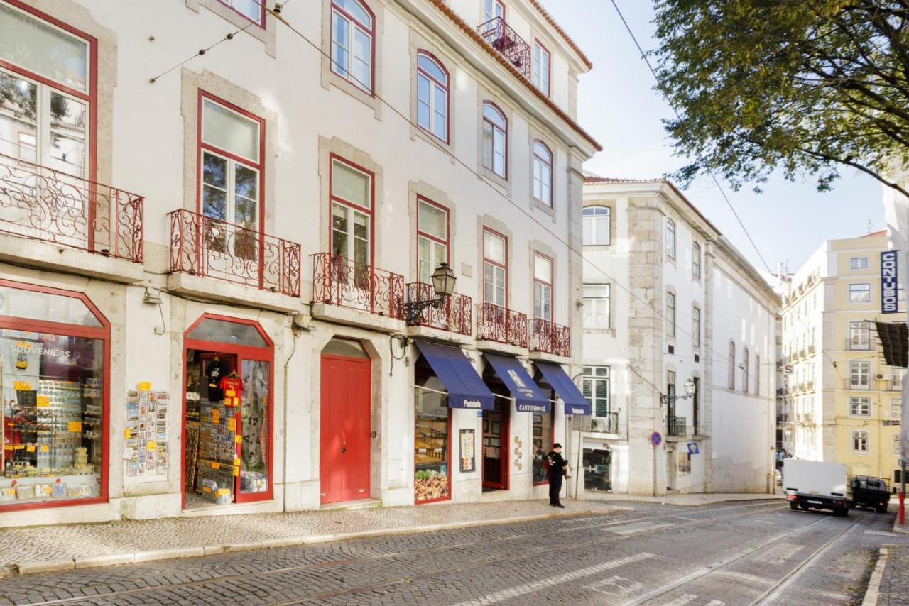 Update Urban Chic Flat In 19Th Century Building 2 Bedrooms & 2 Bathrooms & Ac Central Alfama District Lisboa Kültér fotó