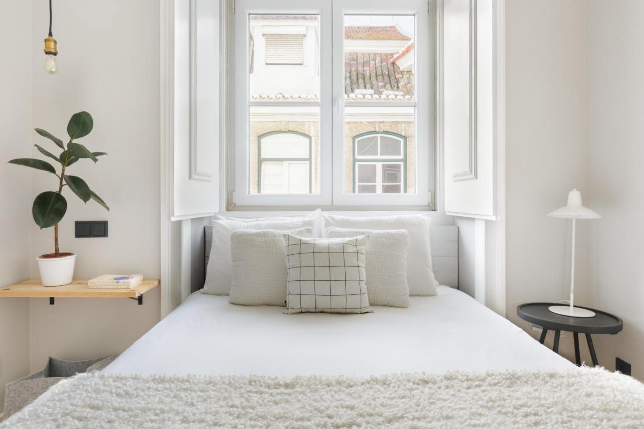 Update Urban Chic Flat In 19Th Century Building 2 Bedrooms & 2 Bathrooms & Ac Central Alfama District Lisboa Kültér fotó