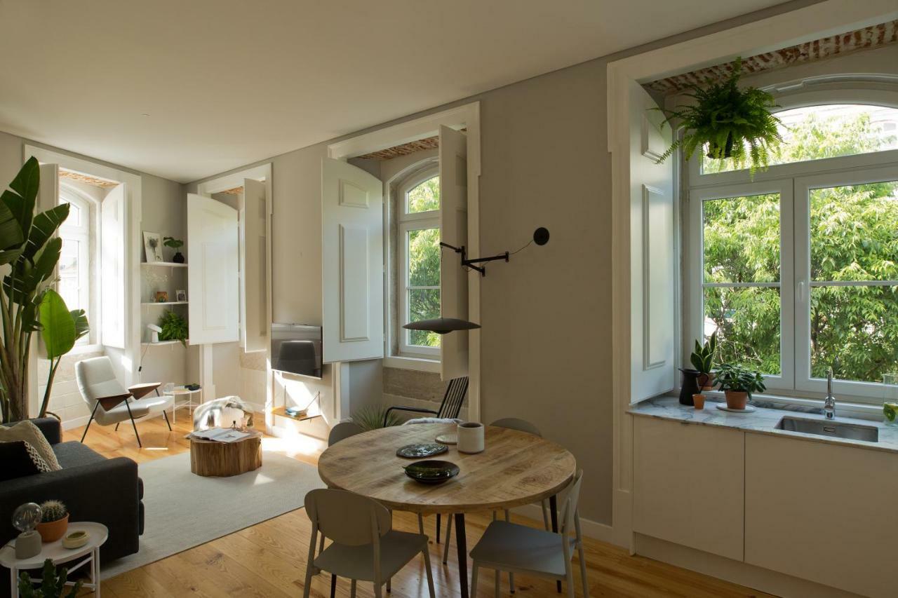 Update Urban Chic Flat In 19Th Century Building 2 Bedrooms & 2 Bathrooms & Ac Central Alfama District Lisboa Kültér fotó