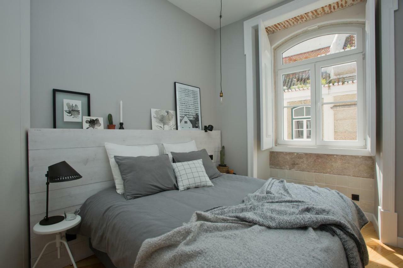 Update Urban Chic Flat In 19Th Century Building 2 Bedrooms & 2 Bathrooms & Ac Central Alfama District Lisboa Kültér fotó