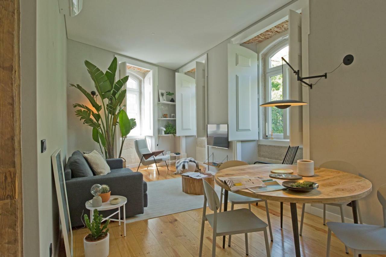Update Urban Chic Flat In 19Th Century Building 2 Bedrooms & 2 Bathrooms & Ac Central Alfama District Lisboa Kültér fotó