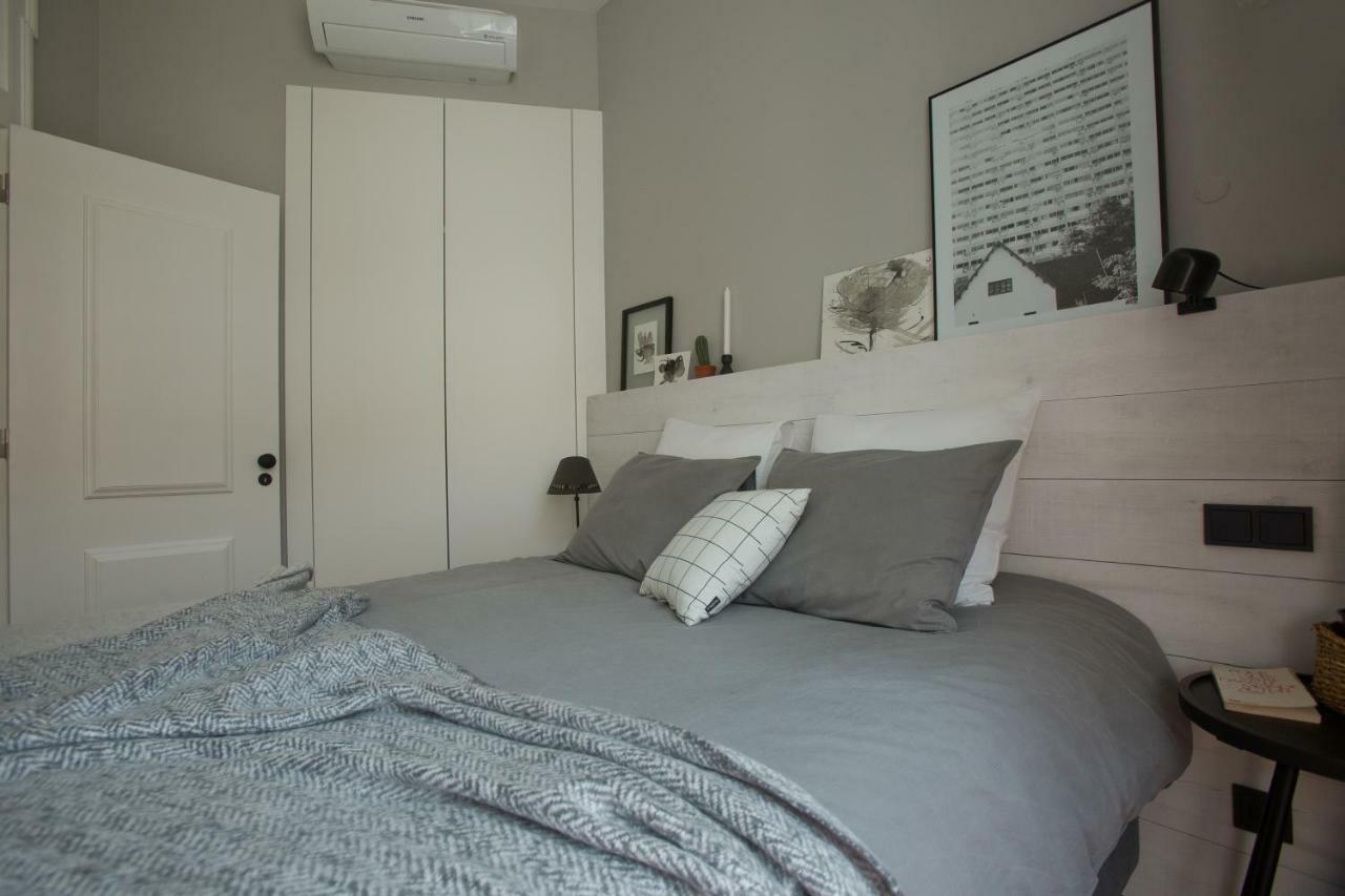 Update Urban Chic Flat In 19Th Century Building 2 Bedrooms & 2 Bathrooms & Ac Central Alfama District Lisboa Kültér fotó